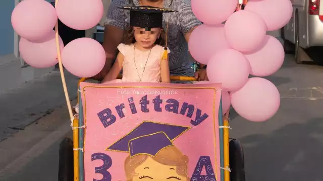 Brittany terminó el jardín de niños en la escuela Chac Mool