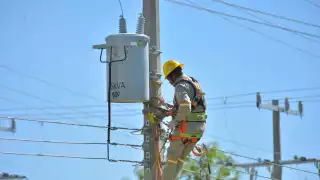 Servicio eléctrico en la Península de Yucatán y Tabasco, al 100%; esta fue la causa del mega apagón 