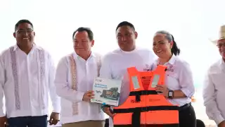 Pescadores venden en Facebook los chalecos y radios que les entregó el Gobierno de Yucatán para su seguridad