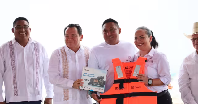Joaquín Díaz Mena exhortó a pescadores a no vender los equipos que entrega el Gobierno