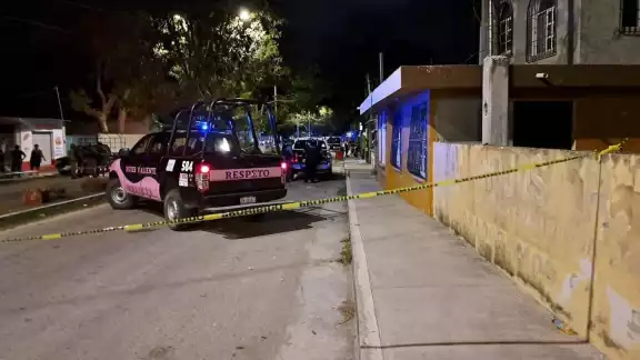Los dos “pistoleros” huyeron con rumbo desconocido Los dos “pistoleros” huyeron con rumbo desconocido