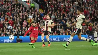 Edson Álvarez y Jorge Sánchez buscan arrebatar a los Reds la segunda posición de grupo.