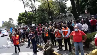 Un sismo de magnitud preliminar 5.6 se registró la tarde de este viernes a 70 km al Sureste de Tecomán, Colima.