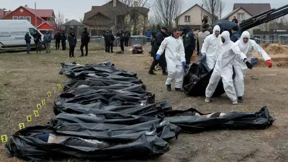 Los cuerpos quedaron extendidos en Bucha, Ucrania, por los ataques de Rusia Los cuerpos quedaron extendidos en Bucha, Ucrania, por los ataques de Rusia