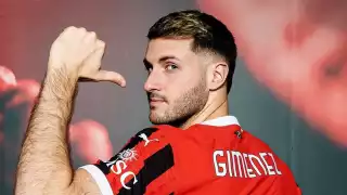 Santi Giménez ha sido presentado oficialmente como nuevo jugador del AC Milan