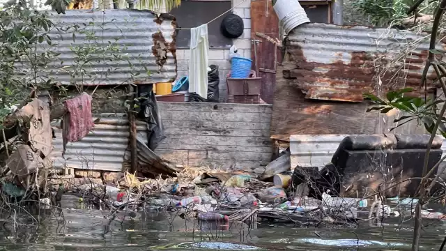 En las márgenes del riachuelo hay invasiones que empeoran la situación