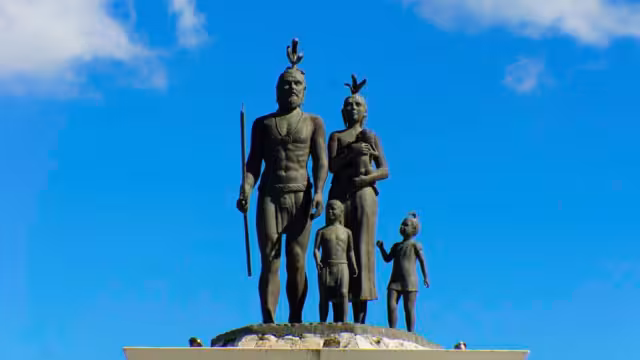 Monumento al mestizaje en la entrada de Chetumal