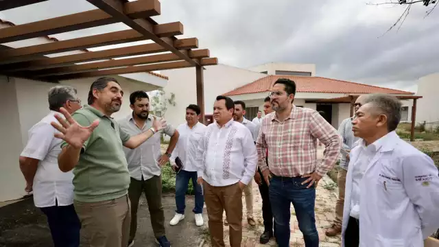 Joaquín Díaz Mena recorrió el edificio para constatar los trabajos de rescate que requiere