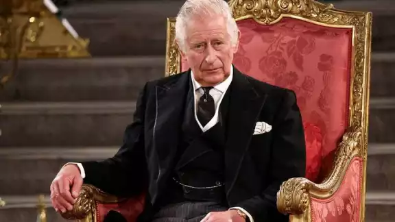 Rey Carlos III continuará en la vida pública, a pesar de padecer cáncer