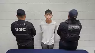 Por presunta posesión de drogas, detienen a un sujeto en Cozumel