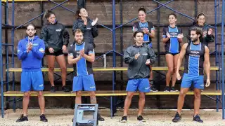 Dos miembros del equipo azul se besaron en pleno programa