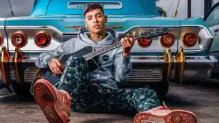 El cantante se mostró dispuesto a relacionarse con sus seguidores durante sus conciertos, pues apuntó que ese sí era su horario laboral