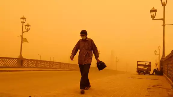Irak amaneció este lunes bajo una fuerte tormenta de arena Irak amaneció este lunes bajo una fuerte tormenta de arena