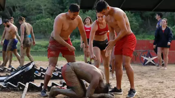 Rojos y azules tendrás que luchar para no irse al duelo de eliminación en un juego mixto