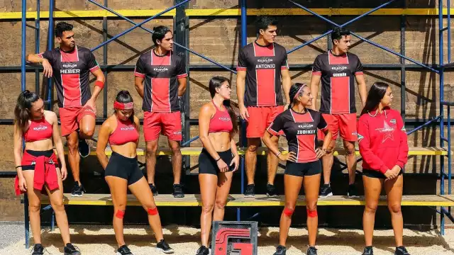 Contendientes rojos y azules se alistan para correr un reto en los circuitos de Exatlón México