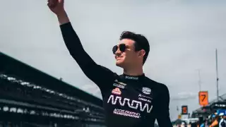 Pato O'Ward también hizo historia en automovilismo al quedar segundo en las 500 millas de Indianápolis. Foto: Twitter