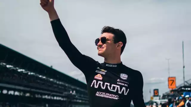 Pato O'Ward también hizo historia en automovilismo al quedar segundo en las 500 millas de Indianápolis. Foto: Twitter