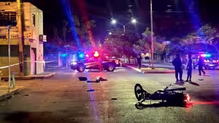 Muere motociclista tras ser embestido por una camioneta sobre Circuito Colonias en Mérida
