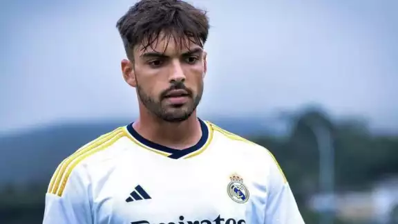 El zaguero del Castilla fue desconvocado para el partido entre el Real Madrid y Alavés El zaguero del Castilla fue desconvocado para el partido entre el Real Madrid y Alavés