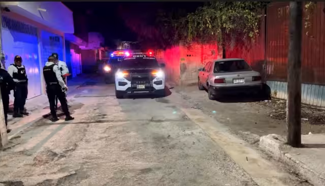 Elementos de la Policía Estatal localizaron y aseguraron el auto desaparecido.