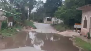 Se reportan encharcamientos en las calles Miguel Hidalgo, Chilam Balam y Vicente Guerrero 