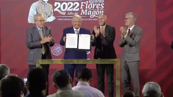 AMLO ratificó el decreto durante el Día Mundial sin Tabaco después de haber sido galardonado. AMLO ratificó el decreto durante el Día Mundial sin Tabaco después de haber sido galardonado.