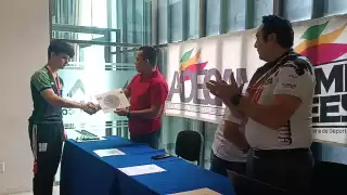 Reconocen a atleta campechano Mario Ortegón Escalante por su medalla de plata en Brasil