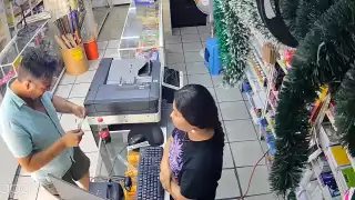 Exhiben a un hombre luego de intentar pagar con un billete falso en Mérida