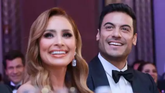 Carlos Rivera y Cynthia Rodríguez comparten fotos del bautizo de su bebé