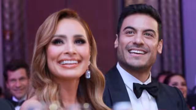 Carlos Rivera y Cynthia Rodríguez comparten fotos del bautizo de su bebé