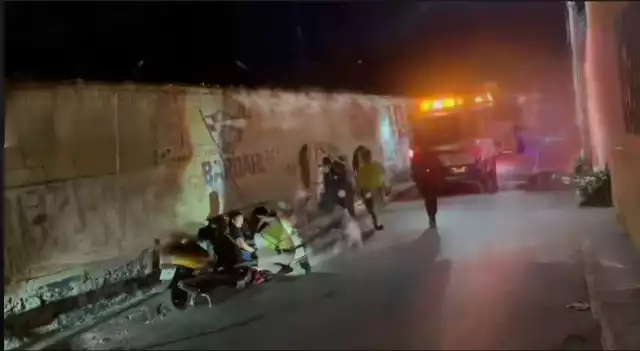 Los paramédicos respondieron al llamado de auxilio y atendieron a los lesionados.