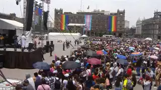 Miles de personas se reúnen en el Zócalo de CDMX