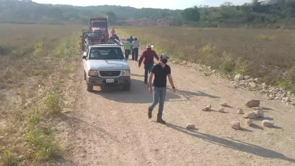 La empresa Gahosa depositó 165 mil pesos por concepto del material extraído a los inconformes La empresa Gahosa depositó 165 mil pesos por concepto del material extraído a los inconformes