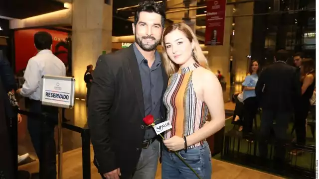 Arturo Carmona y su hija que tuvo con Alicia Villarreal, Melanie Carmona. Foto: Instagram