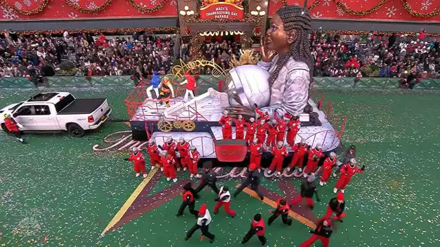 Varios personajes y carrozas invadieron las calles de Nueva York
