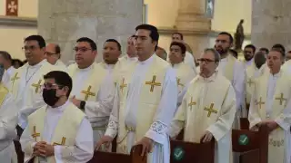 Fueron 200 sacerdotes que renovaron sus votos en la Catedral de Mérida