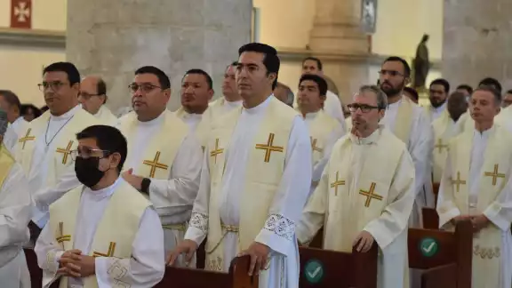 Fueron 200 sacerdotes que renovaron sus votos en la Catedral de Mérida Fueron 200 sacerdotes que renovaron sus votos en la Catedral de Mérida