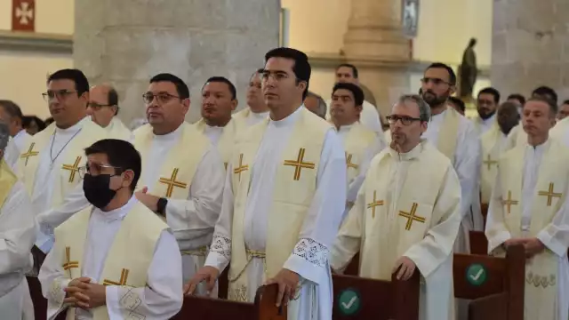 Fueron 200 sacerdotes que renovaron sus votos en la Catedral de Mérida