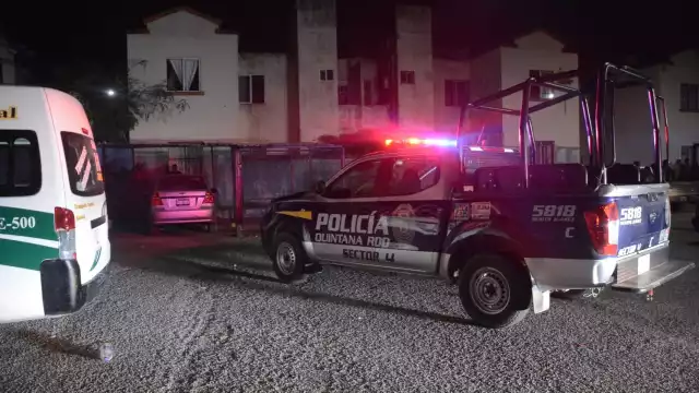 Los primeros en acudir al auxilio fueron elementos de la Policía Quintana Roo, quienes realizaron un recorrido por la zona, en busca de los presuntos agresores