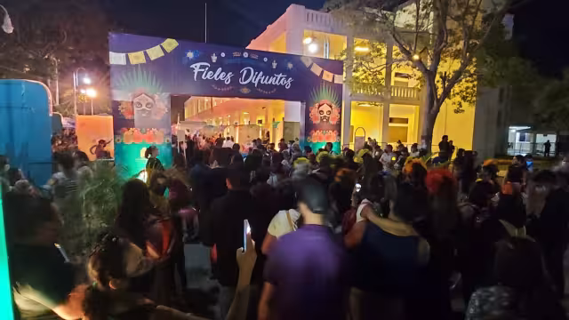 El ingreso a la zona de altares fue controlado lo que generó aglomeraciones