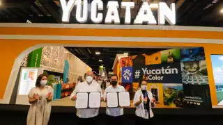 La firma del convenio se llevó a cabo tras el corte del listón inaugural del evento que tiene como sede el Centro de Convenciones Yucatán Siglo XXI. 