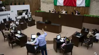 El funcionario que responda falsamente será penalizado de acuerdo a la ley