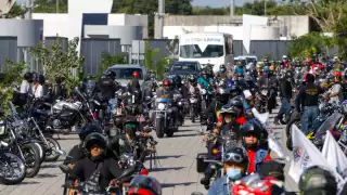 En el acto oficial, se develó una placa dedicada a los pioneros del motociclismo en el Yucatán