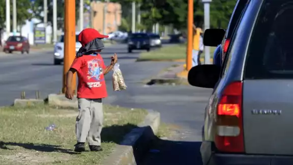 Yucatán ocupa el lugar 14 a nivel nacional como la entidad con mayor porcentaje de niños que realizan diversos trabajos Yucatán ocupa el lugar 14 a nivel nacional como la entidad con mayor porcentaje de niños que realizan diversos trabajos