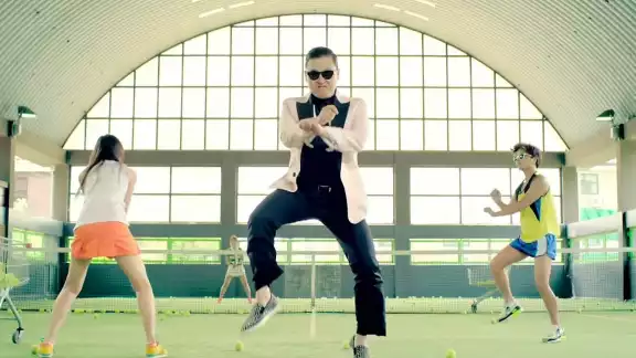 La canción interpretada por el surcoreano Psy se lanzó el 15 de julio de 2012 y fue, por mucho tiempo, la canción récord en YouTube