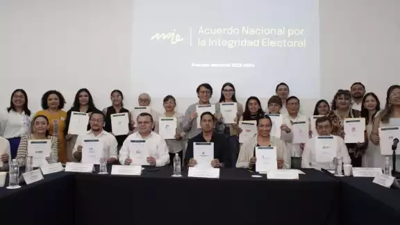El acuerdo involucra a organismos civiles, incluyendo universidades, autoridades electorales y el sector empresarial yucateco