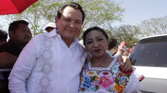 Joaquín Díaz Mena respaldó a Claudia Sheinbaum para que nunca falten los servicios de salud en Yucatán Joaquín Díaz Mena respaldó a Claudia Sheinbaum para que nunca falten los servicios de salud en Yucatán