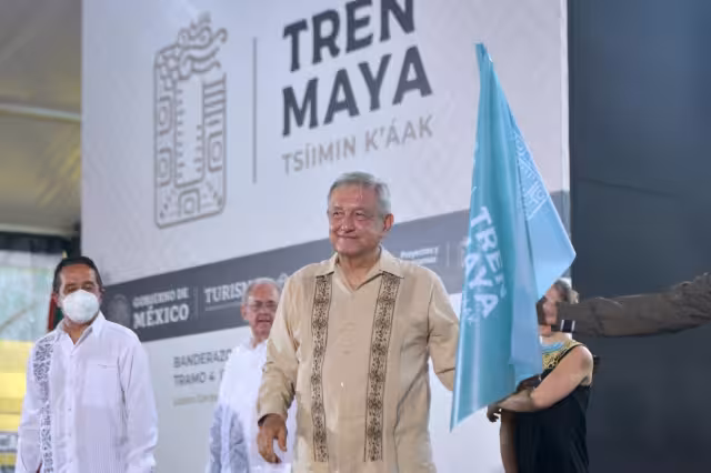 AMLO supervisó el tramo 7 que corresponde a Bacalar - Escárcega.
