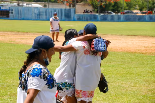 El partido comenzó a favor de ellas en la segunda entrada