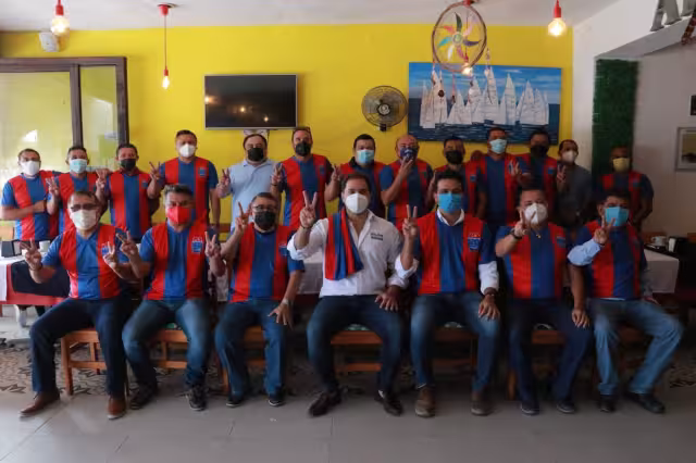 El candidato Erik Rihani orgulloso de vestir la playera y pertenecer a la familia de Tiburones de Progreso